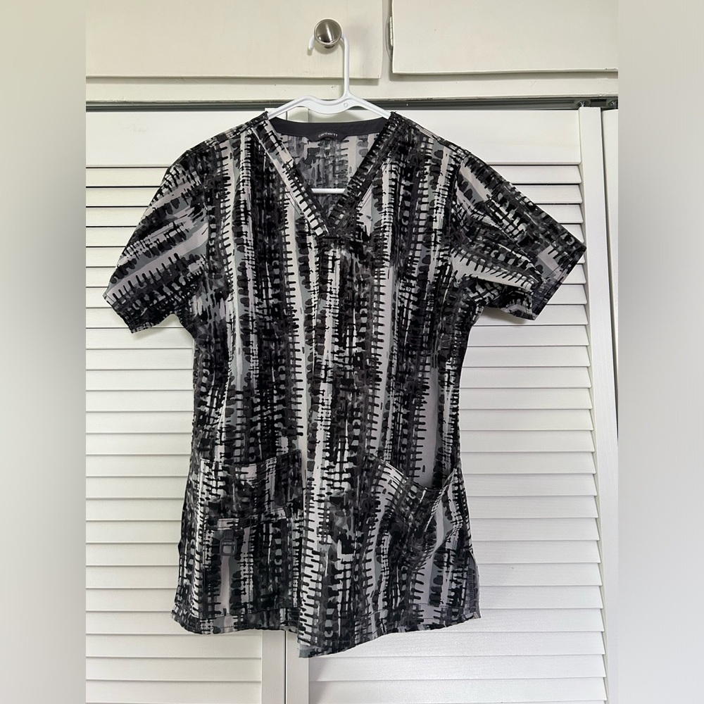 Carhartt scrub top